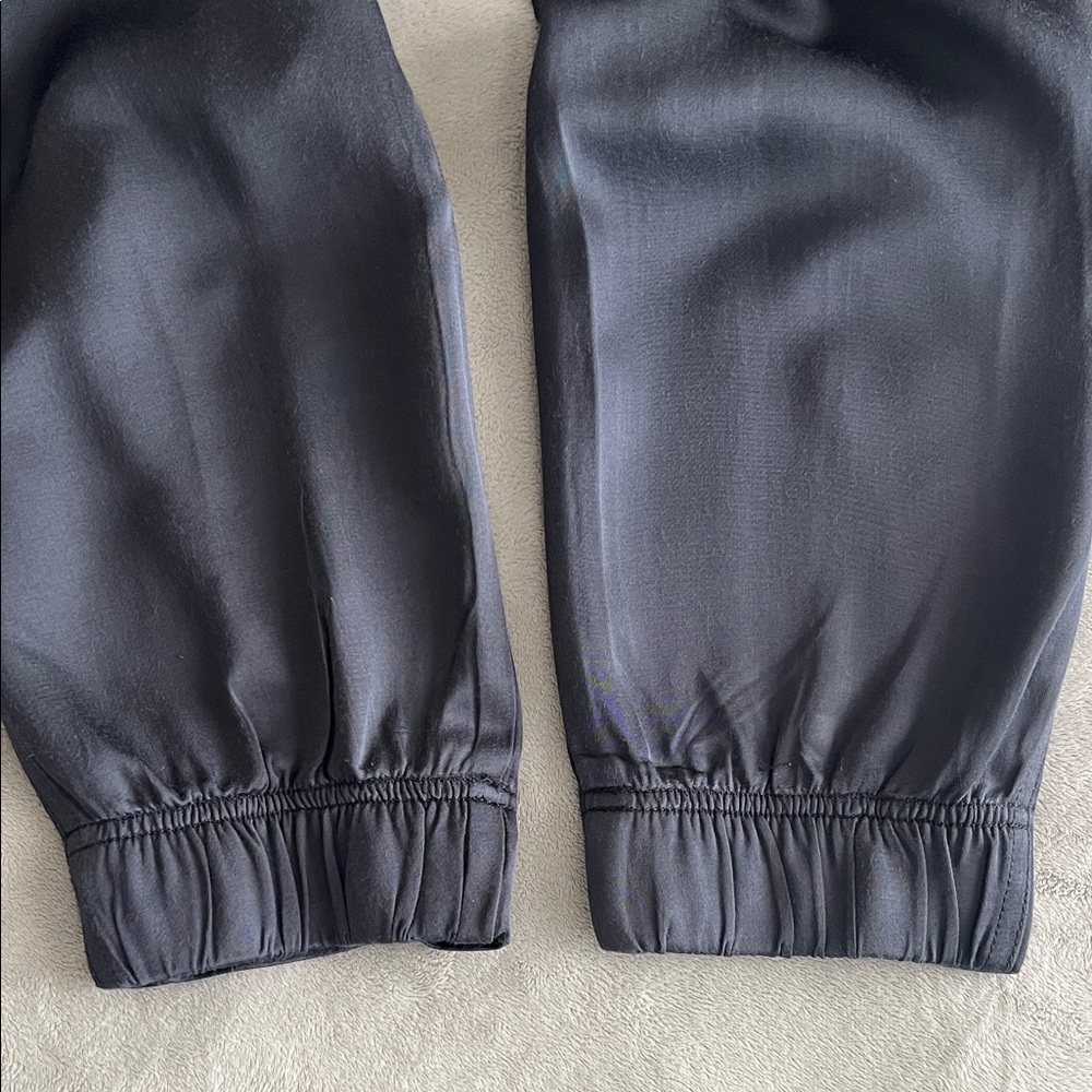 Loft Silky Gray Ankle Jogger Pants Size 2 - Picture 8 of 9